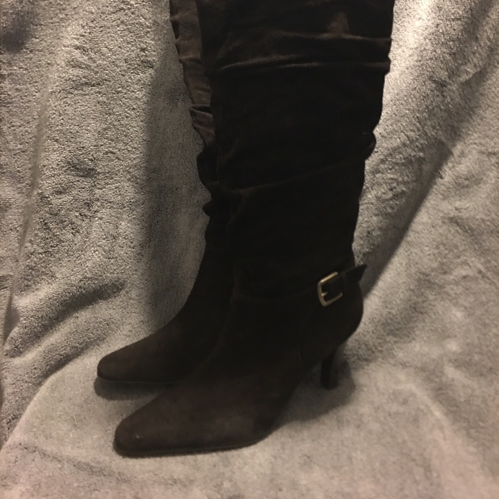 Boots - Picture 4 of 6
